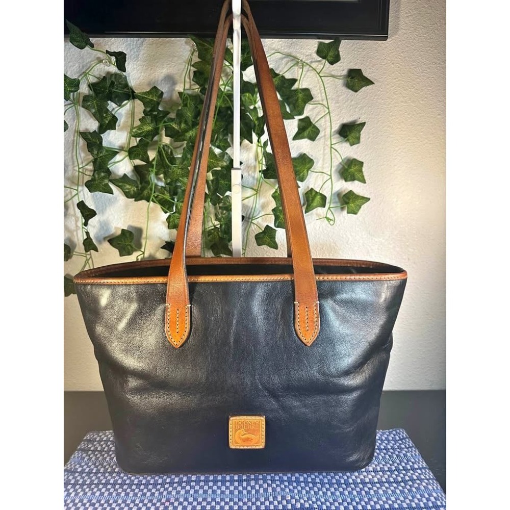 Dooney & Bourke Black Shoulder Zip Bag Soft Leather
